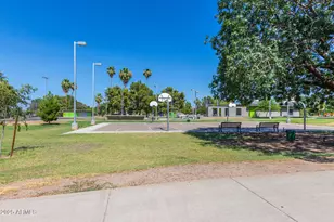 2207 E Hidalgo Ave, Phoenix, AZ 85040 - Photo 40