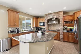 18391 W Port Royale Ln, Surprise, AZ 85388 - Photo 14