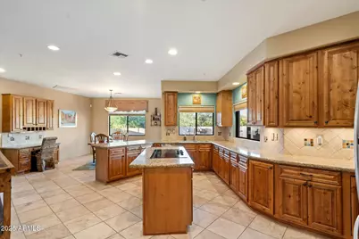 8626 E Santa Catalina Drive, Scottsdale, AZ 85255 - Photo 12