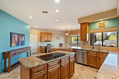 8626 E Santa Catalina Drive, Scottsdale, AZ 85255 - Photo 14