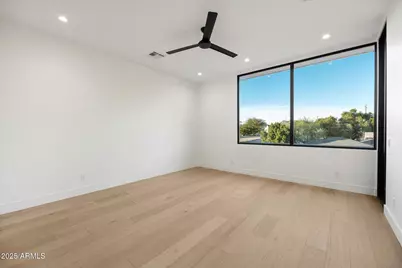 4537 E Montecito Avenue, Phoenix, AZ 85018 - Photo 22