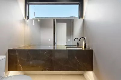 4537 E Montecito Avenue, Phoenix, AZ 85018 - Photo 12