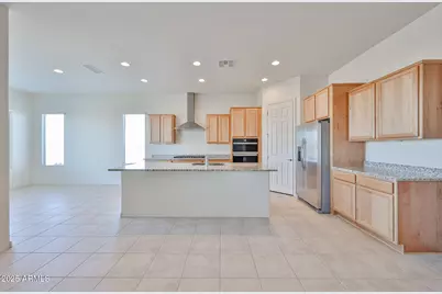 25079 N 171st Avenue, Surprise, AZ 85387 - Photo 2