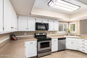 10413 E Silvertree Dr, Sun Lakes, AZ 85248 - Photo 20