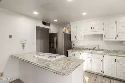 8001 W College Drive, Phoenix, AZ 85033 - Photo 8