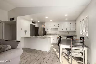 8001 W College Drive, Phoenix, AZ 85033 - Photo 6