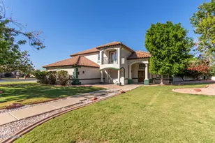 2438 N Forest Cir, Mesa, AZ 85203 - Photo 4