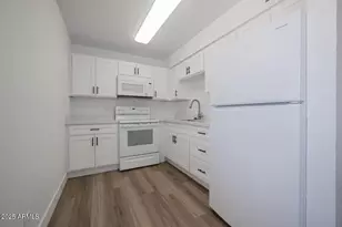 338 E Vogel Ave, Phoenix, AZ 85020 - Photo 16