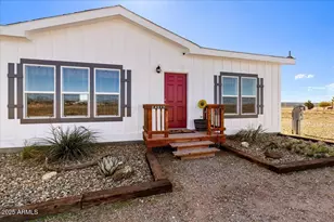 24617 N Laredo Ln, Paulden, AZ 86334 - Photo 4