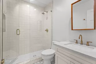 4142 E Stanford Dr, Phoenix, AZ 85018 - Photo 22