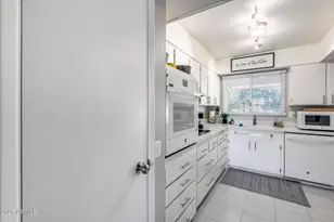 13023 W Westgate Dr, Sun City West, AZ 85375 - Photo 12