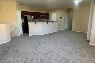 8105 W Groom Creek Rd, Phoenix, AZ 85043 - Photo 4