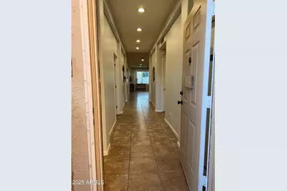 3239 E Sequoia Drive, Phoenix, AZ 85050 - Photo 2