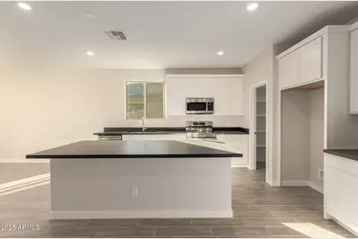 18353 W Villa Hermosa Lane, Surprise, AZ 85387 - Photo 8