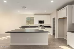 18353 W Villa Hermosa Ln, Surprise, AZ 85387 - Photo 8