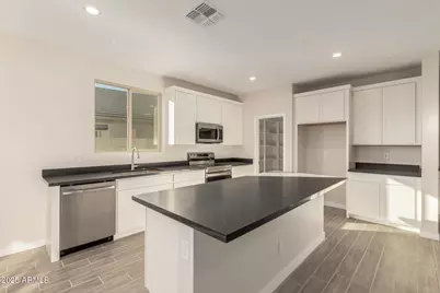 18353 W Villa Hermosa Lane, Surprise, AZ 85387 - Photo 10