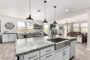 10043 W Foothill Dr, Peoria, AZ 85383 - Photo 12