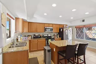 2528 N 48th Pl N, Phoenix, AZ 85008 - Photo 8