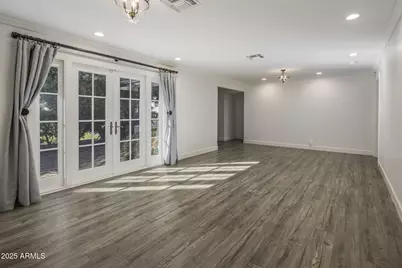 5038 E Earll Drive, Phoenix, AZ 85018 - Photo 6