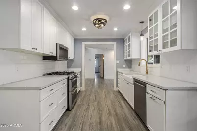 5038 E Earll Drive, Phoenix, AZ 85018 - Photo 10