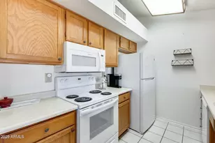 20854 N Gable Hill Dr, Sun City West, AZ 85375 - Photo 10