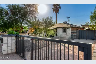 1720 N Whittier Drive, Phoenix, AZ 85006 - Photo 1