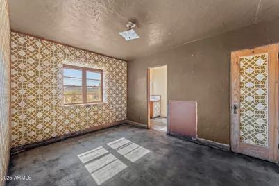 16057 S Sickles Ranch Road, Peeples Valley, AZ 86332 - Photo 20