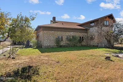 16057 S Sickles Ranch Road, Peeples Valley, AZ 86332 - Photo 2