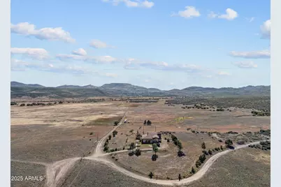 16057 S Sickles Ranch Road, Peeples Valley, AZ 86332 - Photo 30