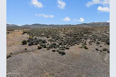 129 Acres Sickles Ranch Radial, Peeples Valley, AZ 86332 - Photo 18