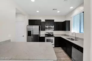 4761 E Portola Valley Dr, Gilbert, AZ 85297 - Photo 8