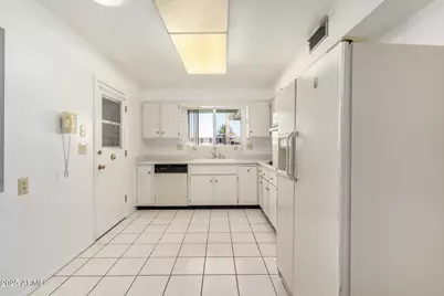 10319 W Twin Oaks Drive, Sun City, AZ 85351 - Photo 12