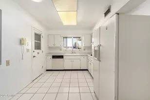 10319 W Twin Oaks Dr, Sun City, AZ 85351 - Photo 12