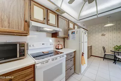 17651 N 99th Drive, Sun City, AZ 85373 - Photo 8