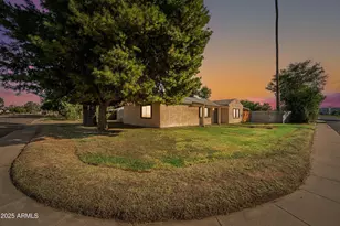 3919 N 19th St, Phoenix, AZ 85016 - Photo 1