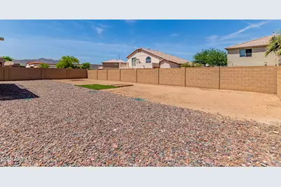 7418 S 25th Lane, Phoenix, AZ 85041 - Photo 30