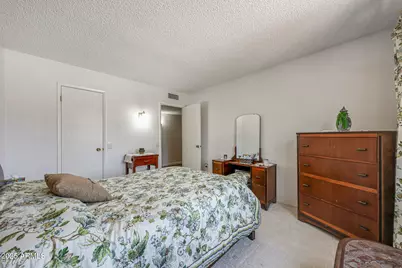 17427 N Lindgren Avenue, Sun City, AZ 85373 - Photo 16