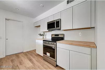 9711 W Indian Hills Drive, Sun City, AZ 85351 - Photo 18