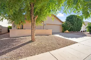 10405 N 65th Dr, Glendale, AZ 85302 - Photo 6