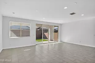 2555 W Sunland Ave, Phoenix, AZ 85041 - Photo 6