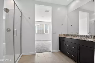 2555 W Sunland Avenue, Phoenix, AZ 85041 - Photo 24