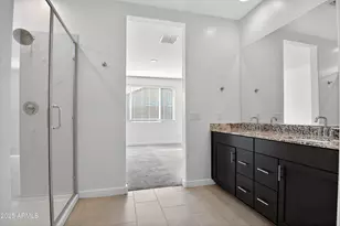 2555 W Sunland Ave, Phoenix, AZ 85041 - Photo 24