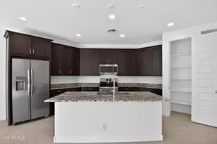 2555 W Sunland Ave, Phoenix, AZ 85041 - Photo 16