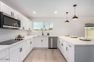 3933 W Cactus Wren Dr, Phoenix, AZ 85051 - Photo 2