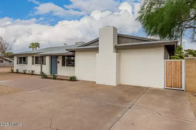 3933 W Cactus Wren Drive, Phoenix, AZ 85051 - Photo 10