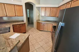 2232 E Constance Wy, Phoenix, AZ 85042 - Photo 2