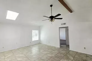 2506 W Caribbean Ln, Phoenix, AZ 85023 - Photo 2