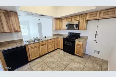 2506 W Caribbean Lane #10, Phoenix, AZ 85023 - Photo 4