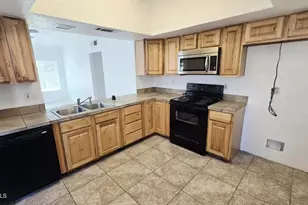 2506 W Caribbean Ln, Phoenix, AZ 85023 - Photo 4