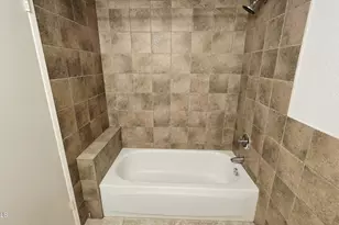 2506 W Caribbean Ln, Phoenix, AZ 85023 - Photo 12